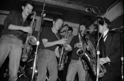 tags: the iguanas - the iguanas / Bruce Springsteen on Feb 2, 1992 [598-small]