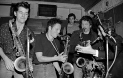 tags: the iguanas - the iguanas / Bruce Springsteen on Feb 2, 1992 [601-small]