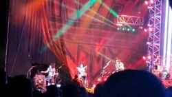 KISS on Apr 10, 2015 [230-small]