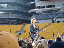 tags: Bon Jovi, Pittsburgh, Pennsylvania, United States, Heinz Field - Bon Jovi / Nickelback on Jul 23, 2006 [260-small]