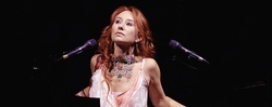 Tori Amos on Dec 21, 2002 [534-small]