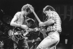Neil Young & Crazy Horse / Bruce Springsteen / Nils Lofgren on Mar 22, 1985 [827-small]
