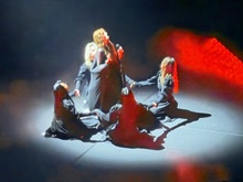 Florence + The Machine / Sofia Isella on Apr 18, 2026 [783-small]