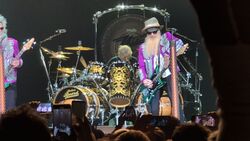 ZZ Top / Gaëlle Buswel on Jul 9, 2024 [591-small]