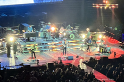 tags: Zach Williams, Columbus, Ohio, United States, Nationwide Arena - TobyMac / MercyMe / Zach Williams on Nov 19, 2023 [072-small]