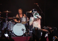 Velvet Revolver ~ Matt Sorum & Scott Weiland, tags: Los Angeles, California, United States, AVALON Hollywood - Velvet Revolver / The Actual on May 3, 2007 [280-small]