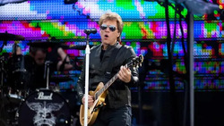 Bon Jovi / Moreish / The Breakers on Jun 19, 2011 [649-small]