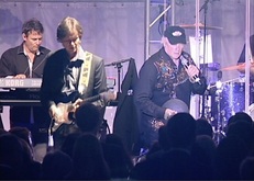 Tim Bonhomme, Scott Totten & Mike Love, The Beach Boys on Oct 1, 2011 [780-small]
