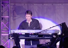 Tim Bonhomme, The Beach Boys on Oct 1, 2011 [787-small]