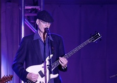 Randell Kirsch, The Beach Boys on Oct 1, 2011 [789-small]