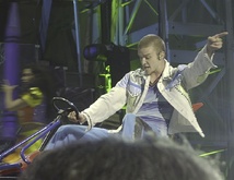 *NSYNC / BBMak / Lil' Romeo / 3LW on May 23, 2001 [200-small]