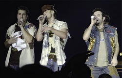 NSYNC / Ginuwine / Tony Lucca on Mar 15, 2002 [671-small]