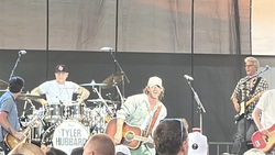 Tyler Hubbard / Uncle Kracker on Apr 1, 2025 [487-small]