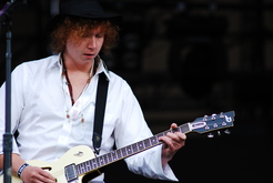 The Kooks on Oct 19, 2008 [395-small]