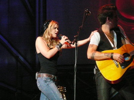 Taylor Swift / Kellie Pickler / Gloriana on Sep 4, 2009 [644-small]