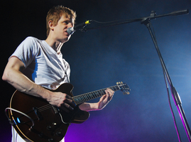 Spoon on Sep 25, 2010 [068-small]
