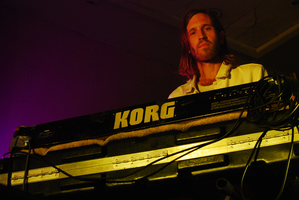 Stereo Total / Thieves Like Us on Sep 10, 2010 [072-small]