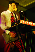 Stereo Total / Thieves Like Us on Sep 10, 2010 [074-small]