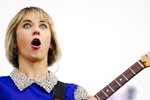 Cat Power / Leon Larregui / Suede / The Hives / The Joy Formidable / The Kills on Oct 13, 2012 [219-small]