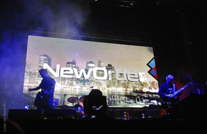 Cat Power / Leon Larregui / Suede / The Hives / The Joy Formidable / The Kills on Oct 13, 2012 [232-small]