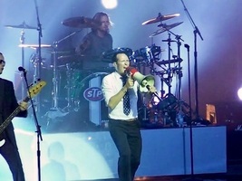 Stone Temple Pilots on Jul 8, 2009 [985-small]