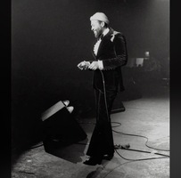marvin gaye on Feb 6, 1975 [976-small]