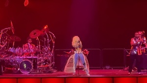 Doja Cat / Naomi Sharon on May 29, 2026 [721-small]