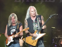 Lynyrd Skynyrd / Peter Frampton / Jack Broadbent on Jun 4, 2016 [556-small]