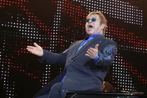 Elton John on Dec 4, 2012 [585-small]