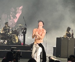YUNGBLUD / The Warning on Jun 10, 2026 [932-small]