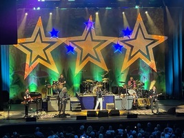 Ringo Starr And His All Starr Band / Steve Lukather / Colin Hay / Warren Ham / Hamish Stuart / Gregg Bissonette / Buck Johnson / Ringo Starr on Jun 11, 2026 [168-small]