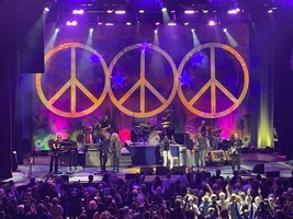 Ringo Starr And His All Starr Band / Steve Lukather / Colin Hay / Warren Ham / Hamish Stuart / Gregg Bissonette / Buck Johnson / Ringo Starr on Jun 11, 2026 [171-small]