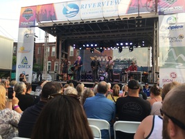 Steve Earle & The Dukes / Steve Earle on Jul 22, 2022 [129-small]