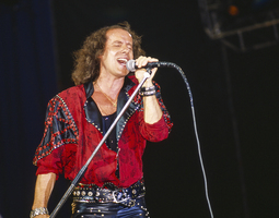 Van Halen / Scorpions / Dokken / Metallica / Kindgom Come / Great White on Jun 18, 1988 [719-small]
