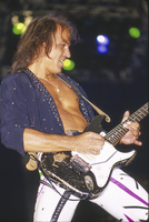 Van Halen / Scorpions / Dokken / Metallica / Kindgom Come / Great White on Jun 18, 1988 [729-small]