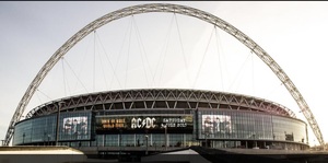 AC / AC/DC on Jul 4, 2015 [385-small]
