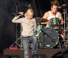 Guano Apes on Sep 6, 2003 [874-small]