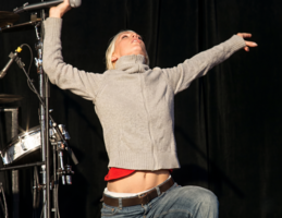 Guano Apes on Sep 6, 2003 [883-small]