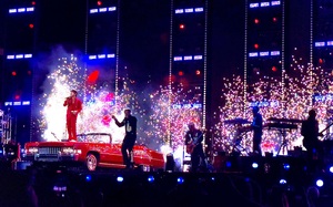 Bruno Mars / DJ Pee .Wee / Leon Thomas on May 30, 2026 [892-small]