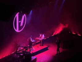 Twenty One Pilots / Balu Brigada on Sep 11, 2024 [721-small]