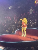 Sabrina Carpenter / Griff on Oct 24, 2024 [751-small]