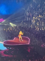 Sabrina Carpenter / Griff on Oct 24, 2024 [752-small]