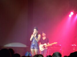 Jay Sean / Shontelle / Jeremih on Apr 8, 2011 [733-small]
