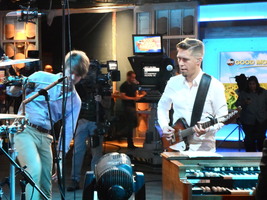 Hanson on Jun 17, 2013 [884-small]