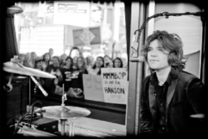 Hanson on Jun 17, 2013 [889-small]