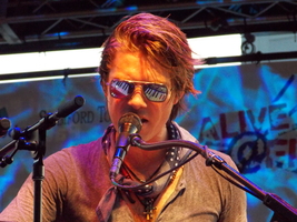 Hanson / Alec Chambers on Jul 14, 2016 [976-small]