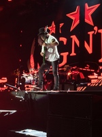 Guns N' Roses / Lenny Kravitz on Jul 20, 2016 [354-small]