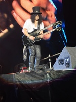 Guns N' Roses / Lenny Kravitz on Jul 20, 2016 [367-small]