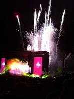 Paul McCartney on Aug 14, 2013 [723-small]