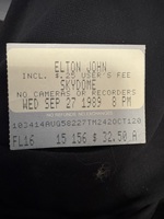 Elton John on Sep 27, 1989 [081-small]